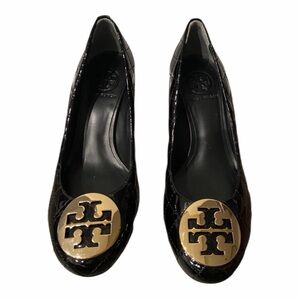Tory Burch Black Patent Leather Flats with Gold Logo Medallion